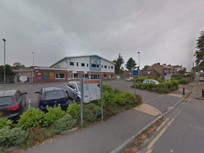 jummah-salah-in-chaul-end-community-centre