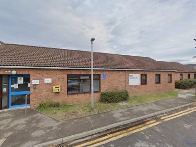 jummah-salah-in-farley-community-centre