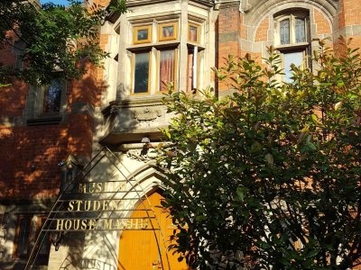 muslim-students-house-mosque-and-community-centre