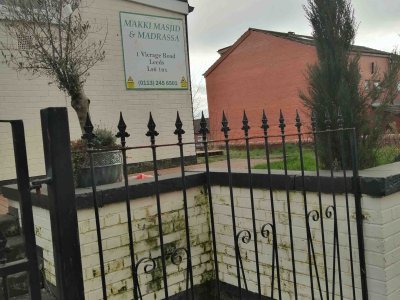 makki-masjid-and-madrasa