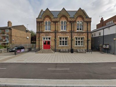 jummah-salah-run-by-idc-in-isleworth-public-hall